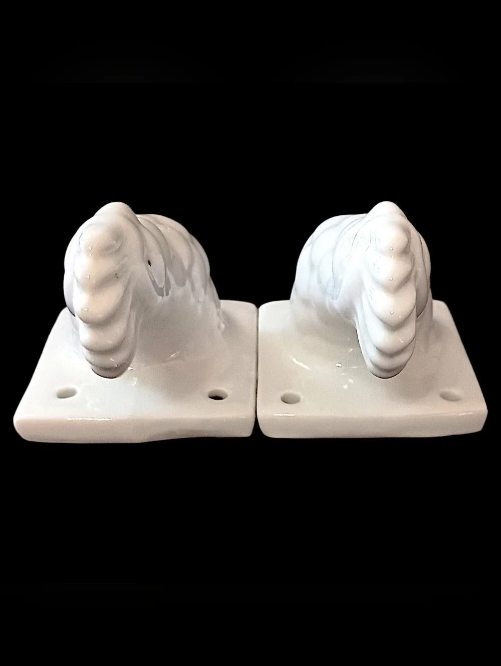 2 Vtg Rooster Wall Hooks Ceramic White Farmhouse Chicken Coat Hat Towel Rustic